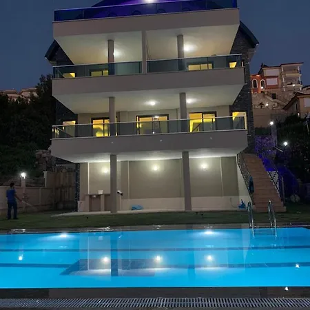 Vila Lux Havuzlu *